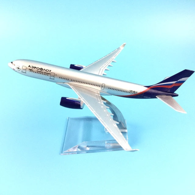 JASON TUTU Original model a380 airbus Boeing 747 airplane model aircraft Diecast Model Metal 1:400 airplane toy Gift collection baby magazin 